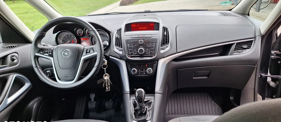 Opel Zafira cena 42500 przebieg: 89000, rok produkcji 2014 z Bieżuń małe 79